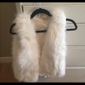 Faux Fur Vest ~ White ~ Cropped